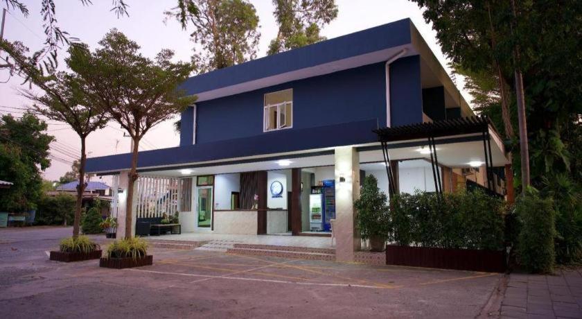 Deejai Hotel Si Racha Exterior photo