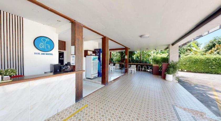 Deejai Hotel Si Racha Exterior photo